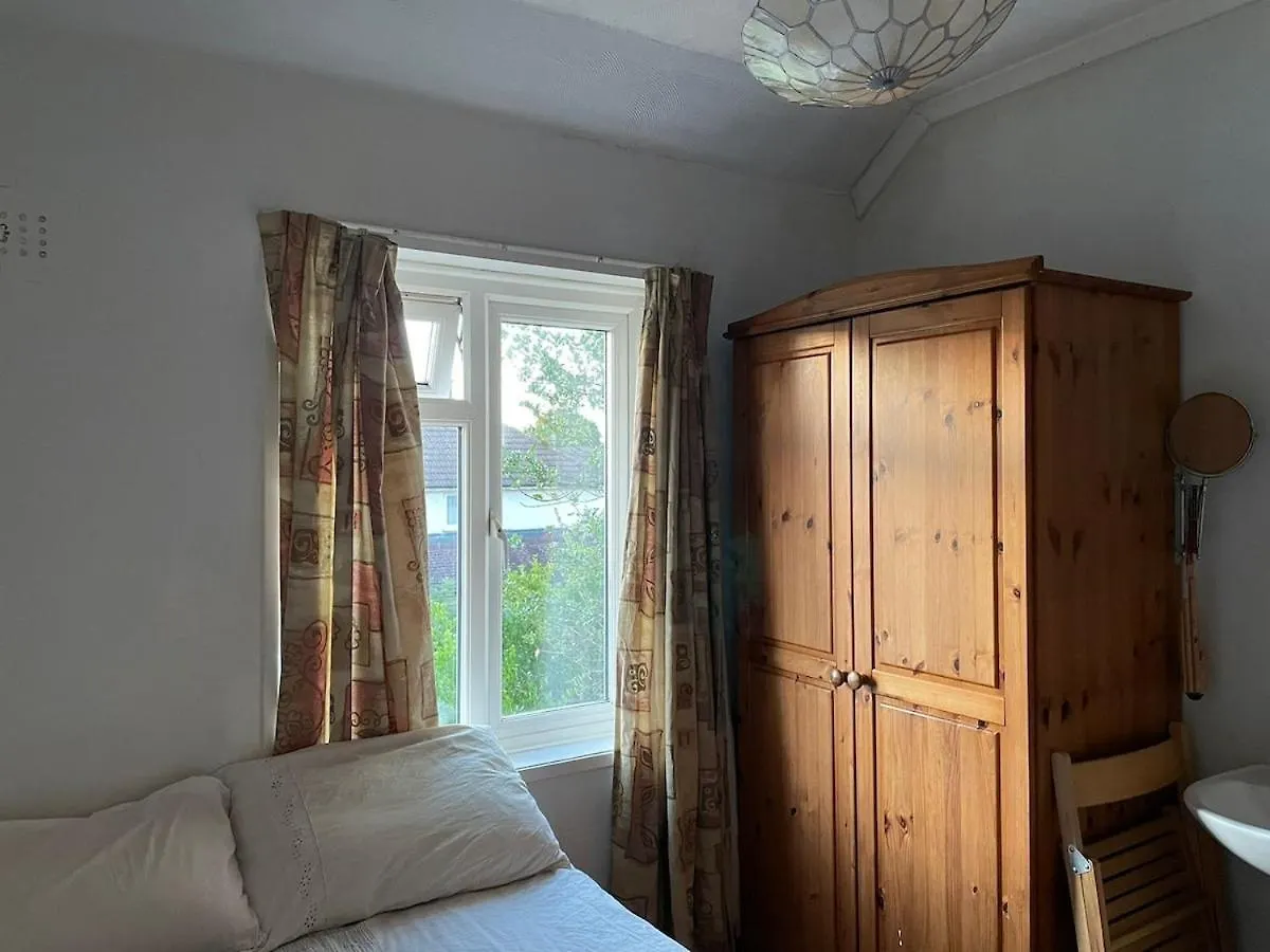 Cozy Bedroom Chislehurst