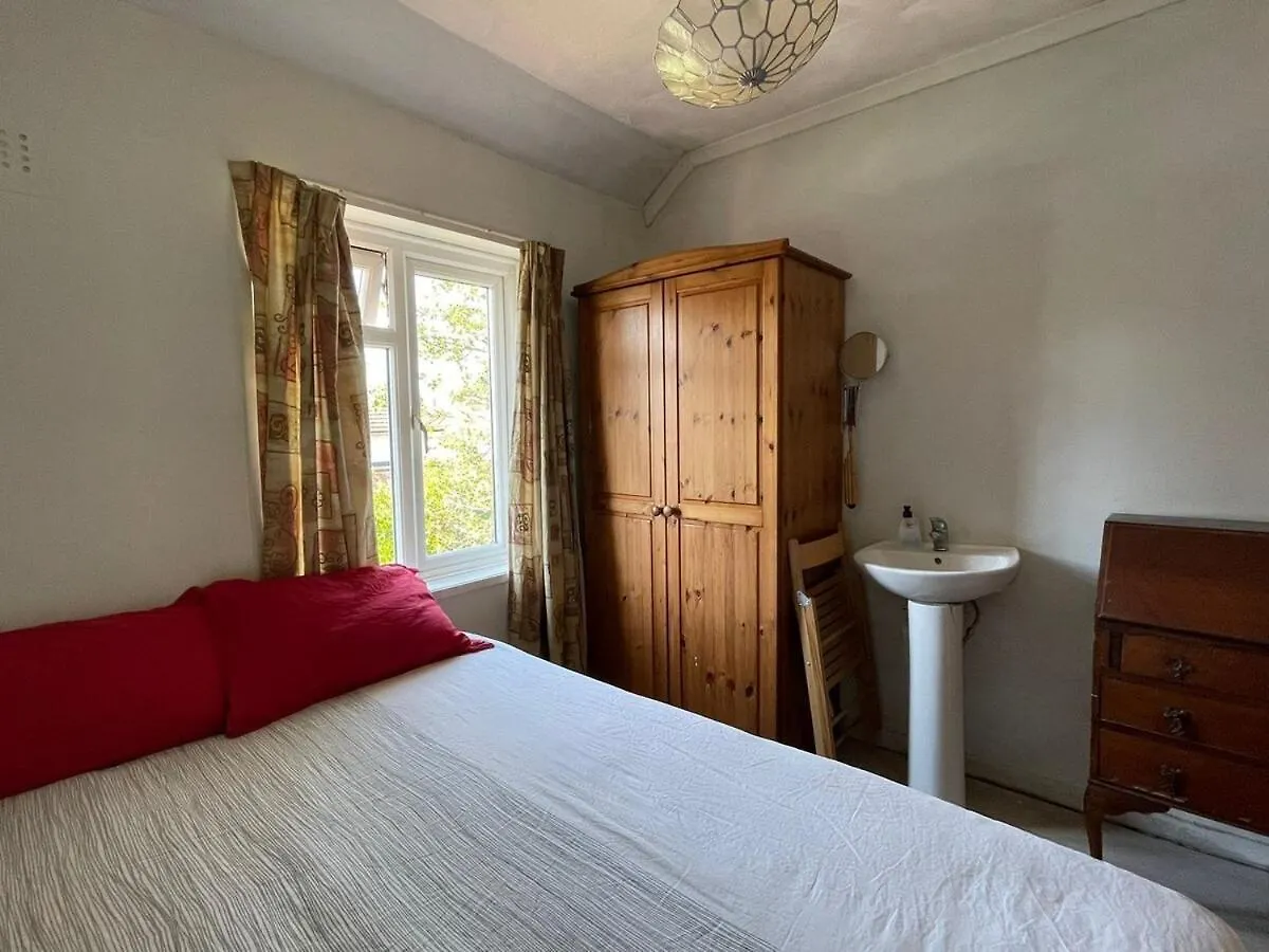 Cozy Bedroom Chislehurst